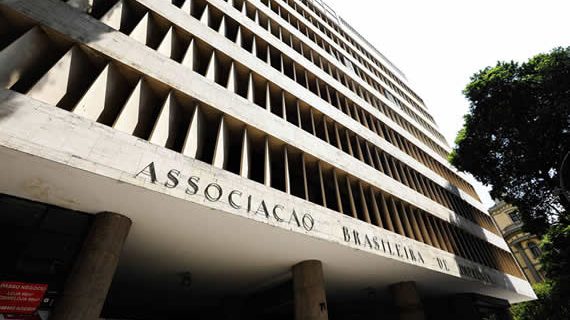 ABI envia ao TSE representação contra Bolsonaro